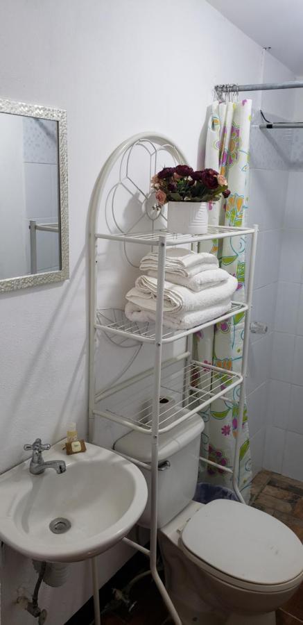 Judys Home - Bed And Breakfast Retalhuleu Ngoại thất bức ảnh