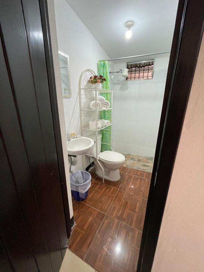 Judys Home - Bed And Breakfast Retalhuleu Ngoại thất bức ảnh