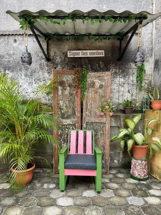 Judys Home - Bed And Breakfast Retalhuleu Ngoại thất bức ảnh